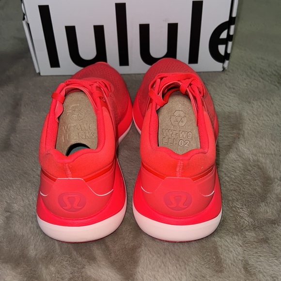 Lululemon Chargefeel workout low sneakers size 8.5 color:flare pink - Picture 3 of 5